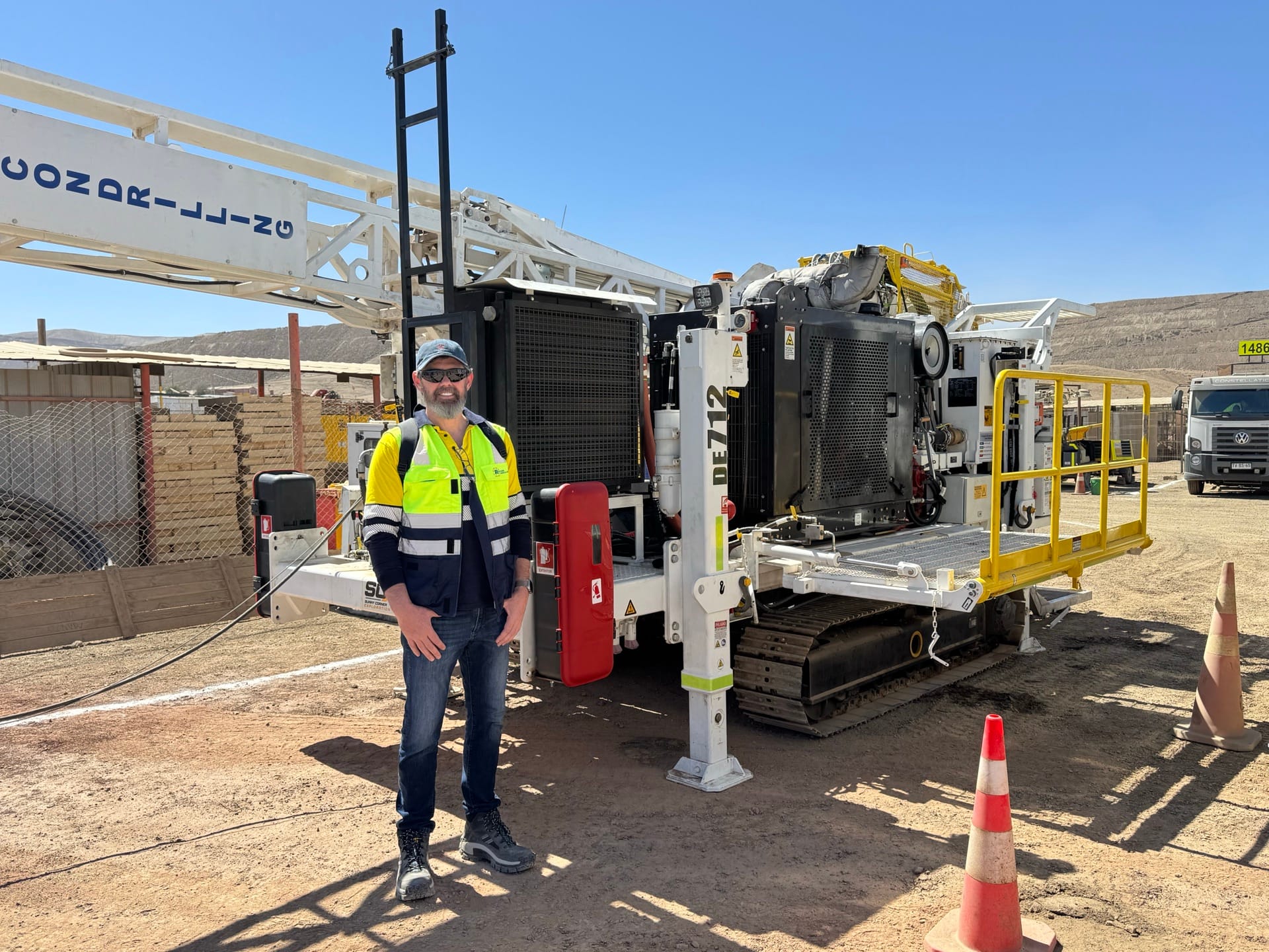 DE712 core drill operating in Chile