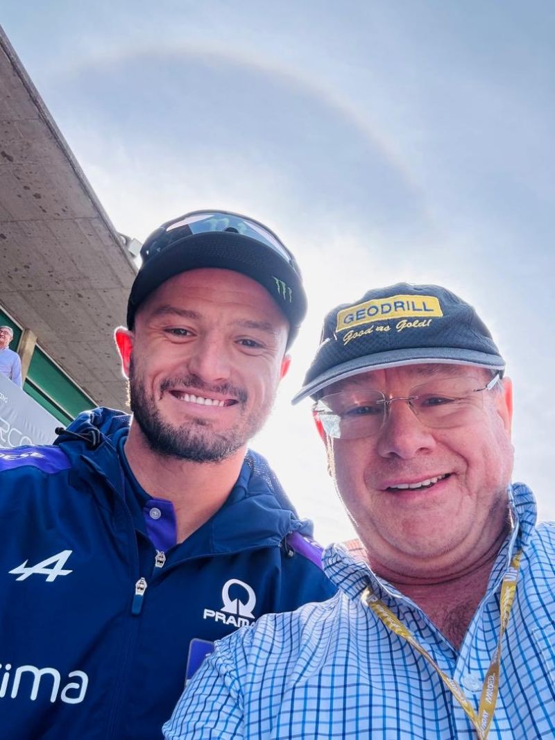 Image for the Tweet beginning: Just a couple of Aussie