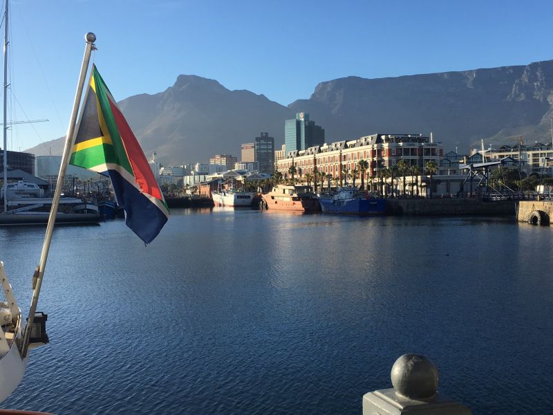 Image for the Tweet beginning: Cape Town provides a fitting